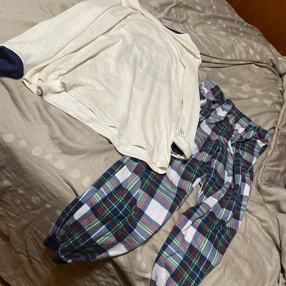 Dearfoams Cream Mama‎ Bear Top with Plaid Pajama Pants